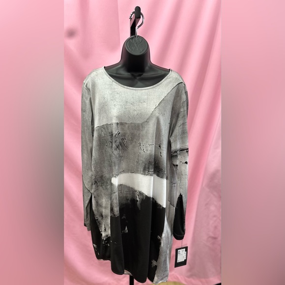 Moyuru Tops - Moyuru Tunic Top